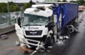 Schwerer LKW VU PKlemm A 4 Rich Olpe auf der Rodenkirchener Bruecke P063